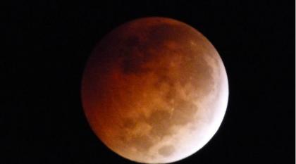 The Blood Moon Rises in Several Areas Across the Globe!